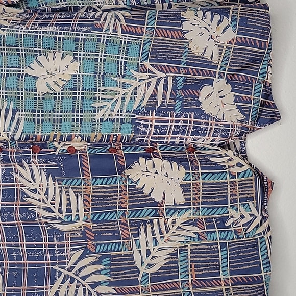 Vintage Stunt Collections 100% Silk Button Front with Shoulder Pads - Picture 3 of 13